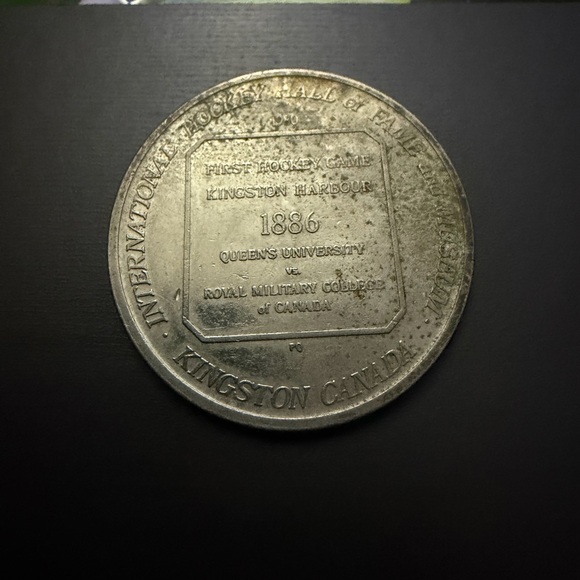 Historic Hockey Dollar Commemorative Coin - Picture 2 of 2